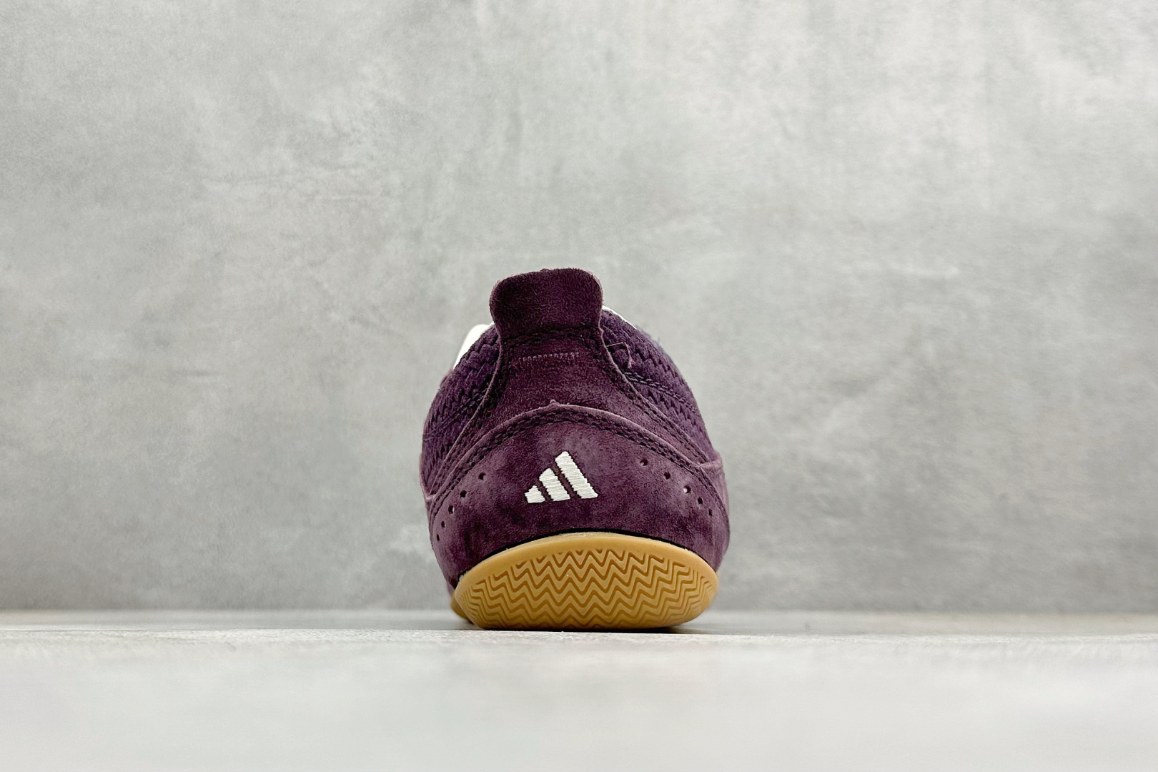 AdidUrban Reverie阿迪舒适时尚魔术贴防滑耐磨生活休闲鞋 KJ0394