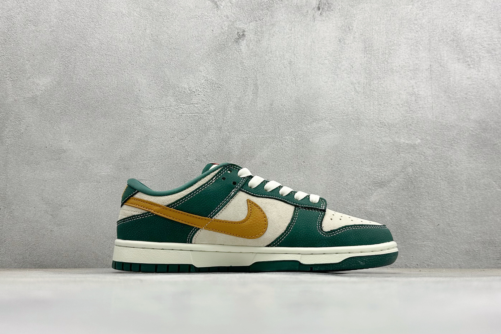 Nike SB Dunk Low“——卡其绿” 高端定制 低帮休闲板鞋 YF9511-921