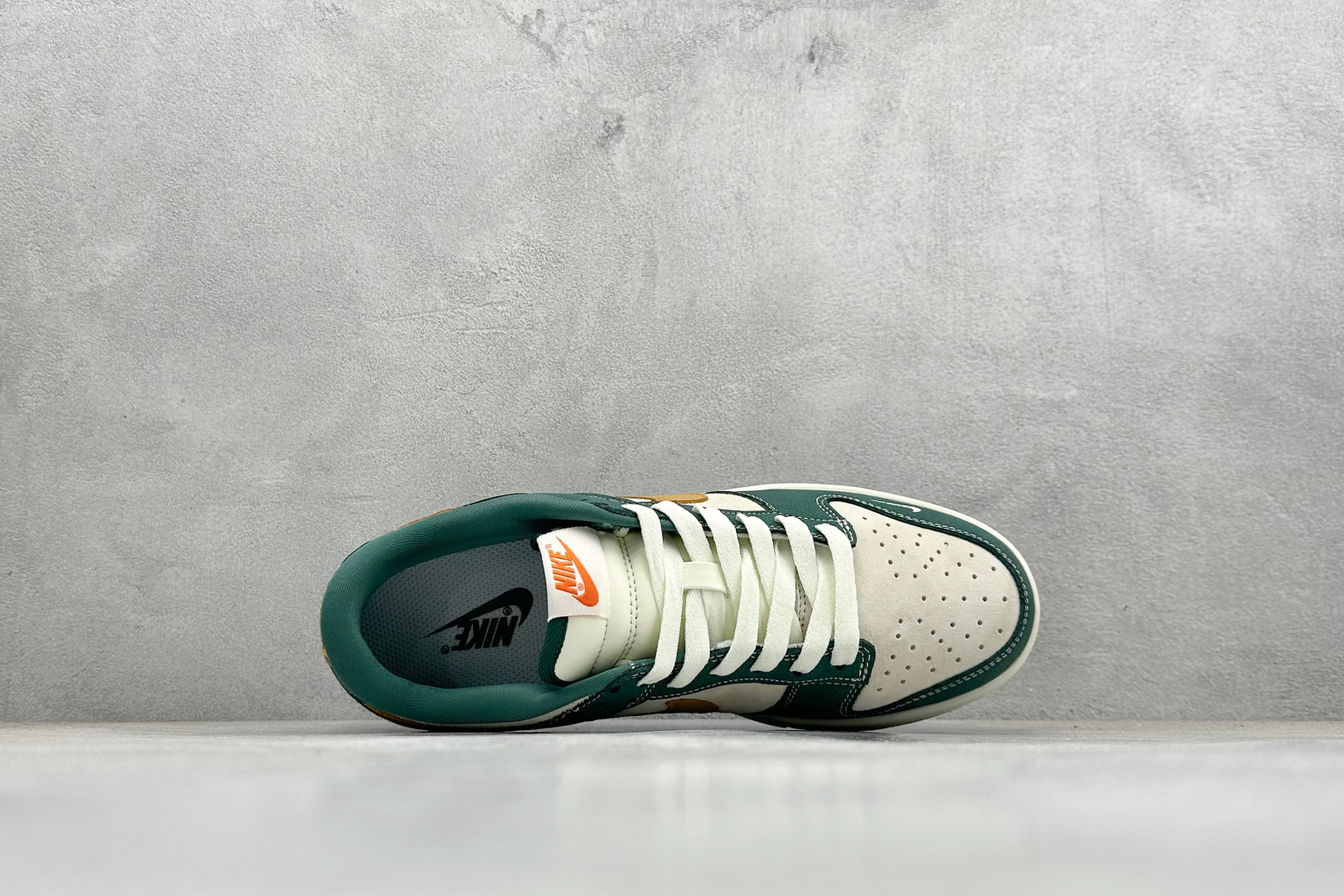 Nike SB Dunk Low“——卡其绿” 高端定制 低帮休闲板鞋 YF9511-921