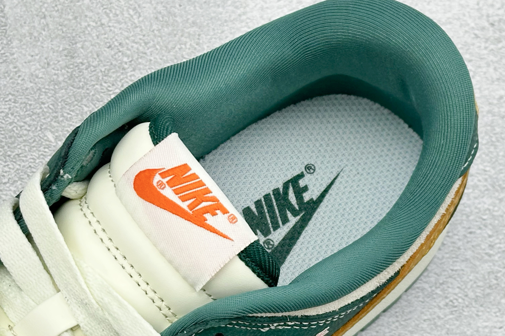 Nike SB Dunk Low“——卡其绿” 高端定制 低帮休闲板鞋 YF9511-921