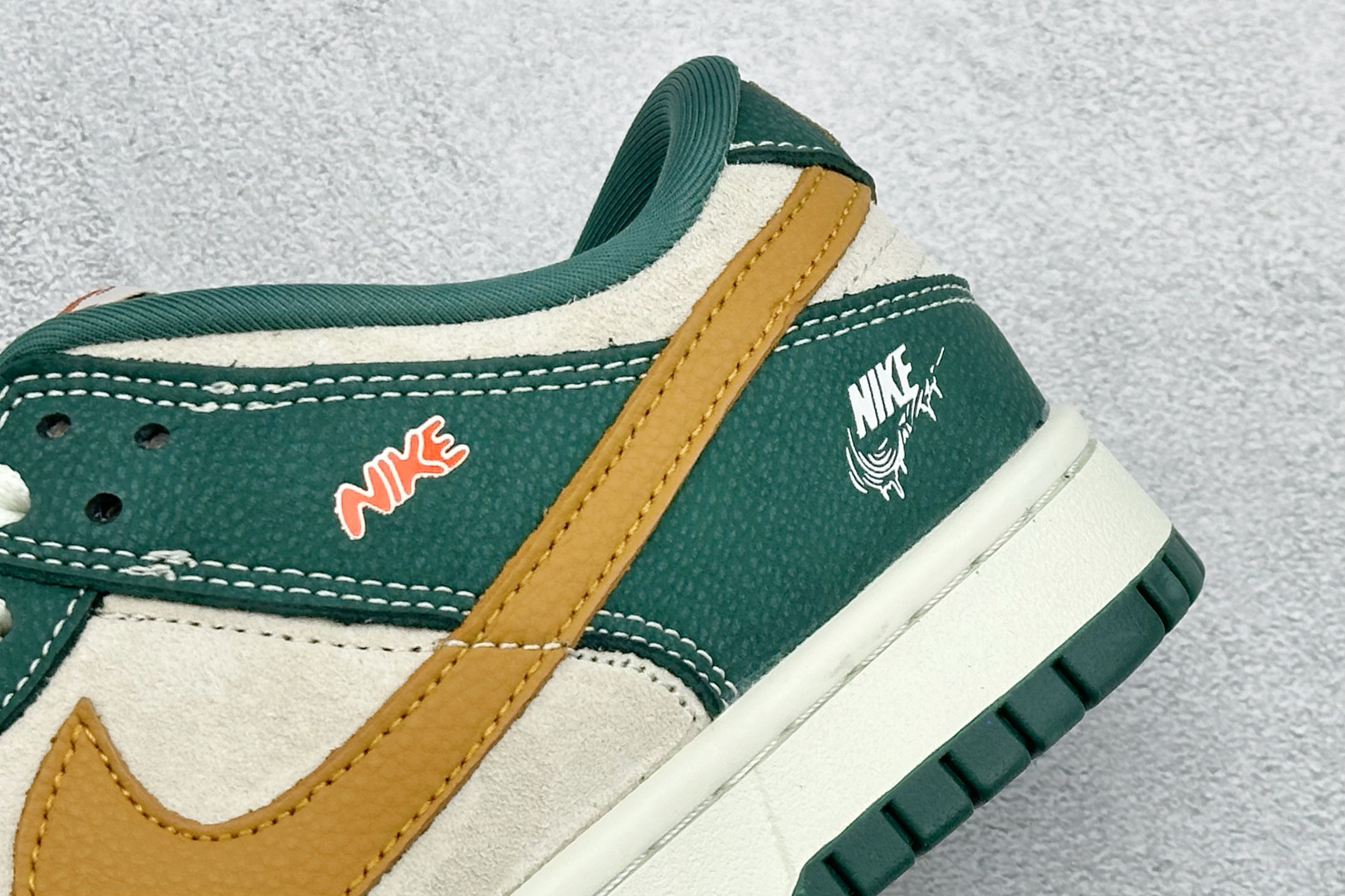 Nike SB Dunk Low“——卡其绿” 高端定制 低帮休闲板鞋 YF9511-921