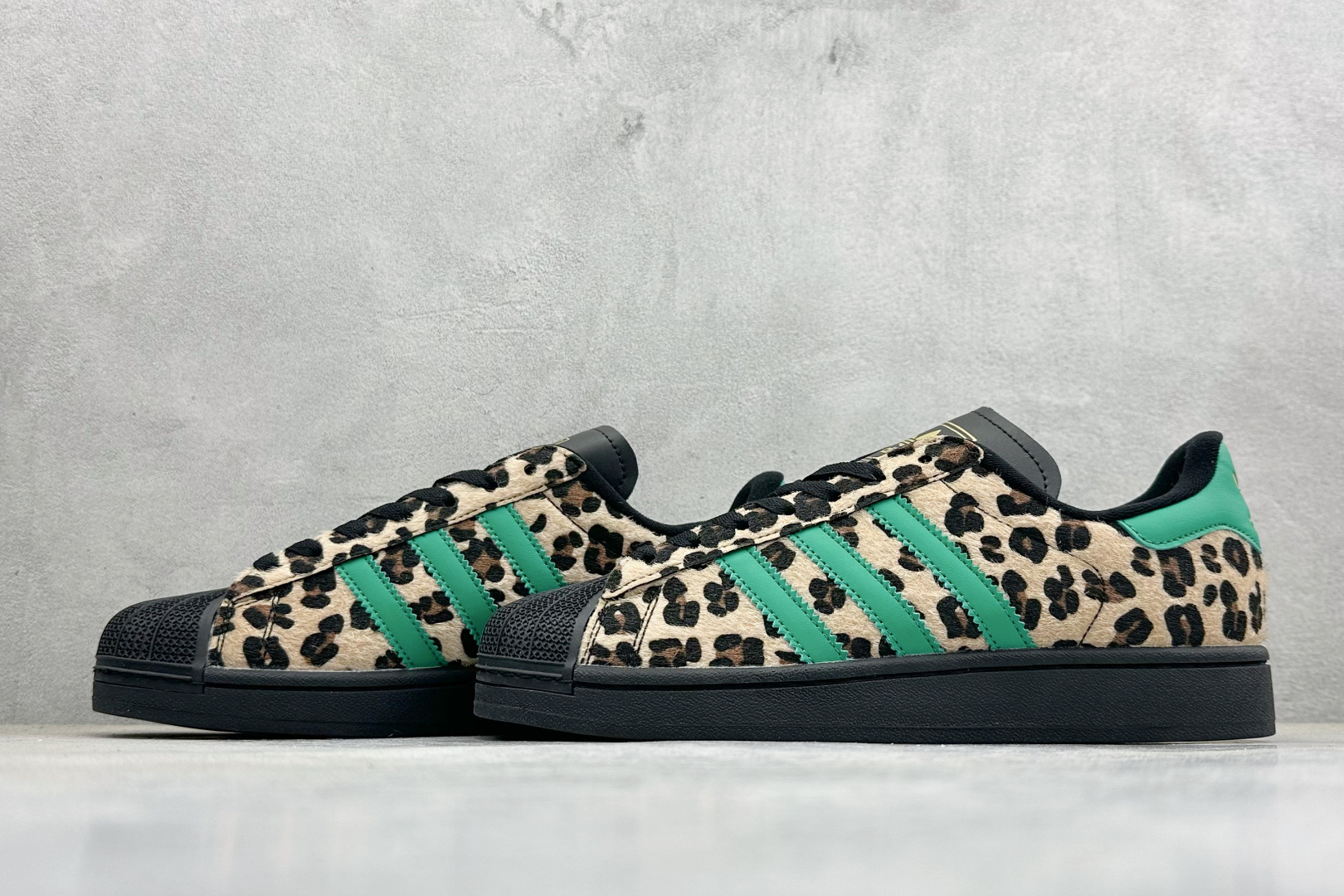 AdidOriginals Superstar 贝壳头休闲板鞋 JP8165