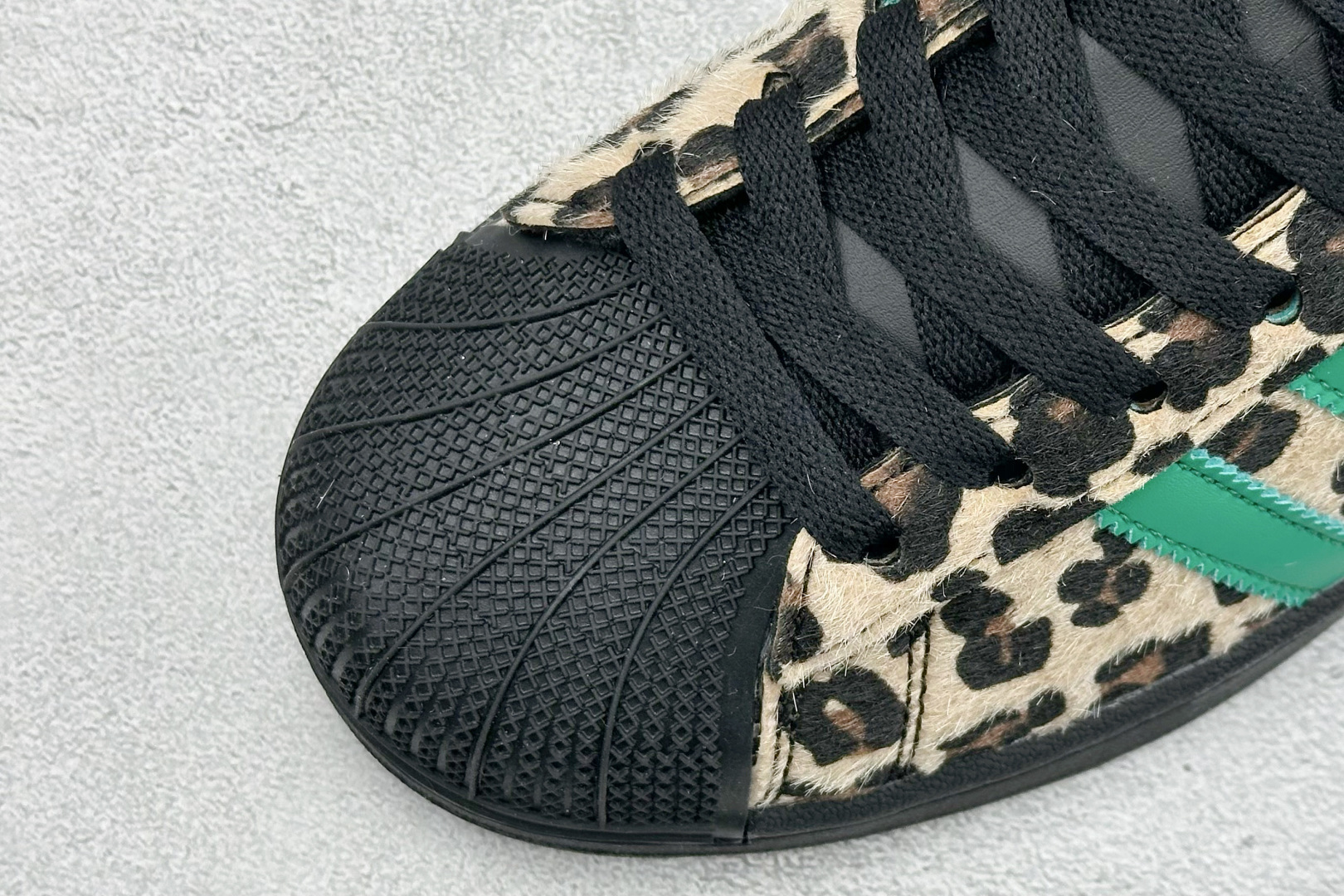 AdidOriginals Superstar 贝壳头休闲板鞋 JP8165