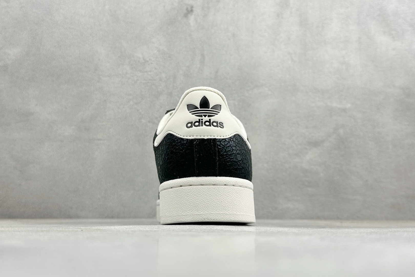 AdidOriginals Superstar 贝壳头休闲板鞋 JS4014