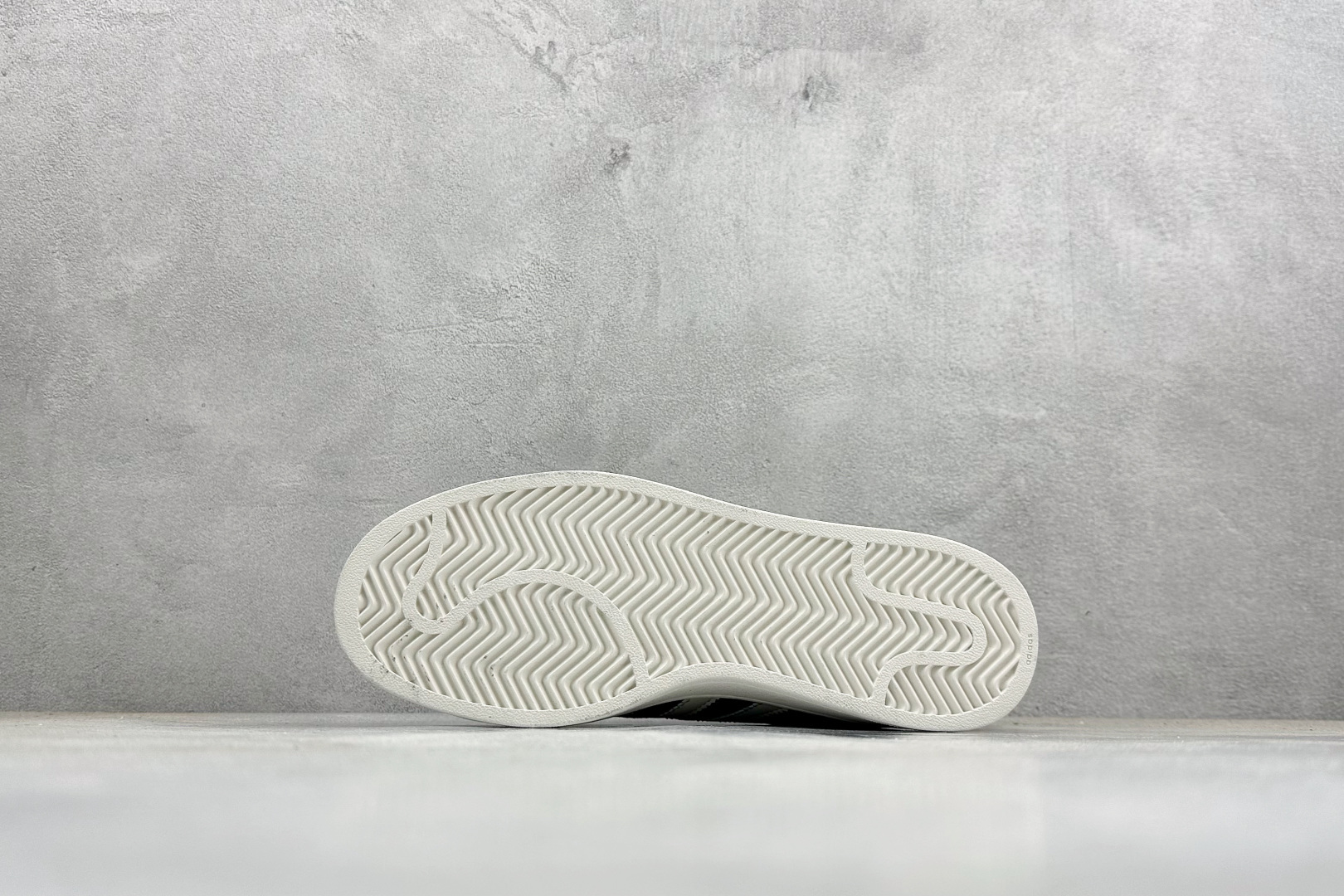 AdidOriginals Superstar 贝壳头休闲板鞋 JS4014