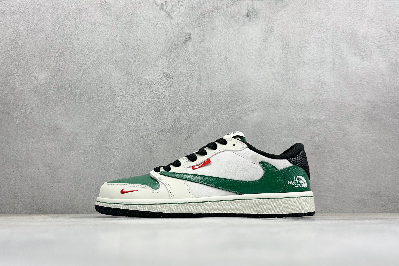 福利特价 Air Jordan 1 Low AJ1 乔1 联名 高端定制 倒钩低帮复古篮球鞋#定制鞋盒 