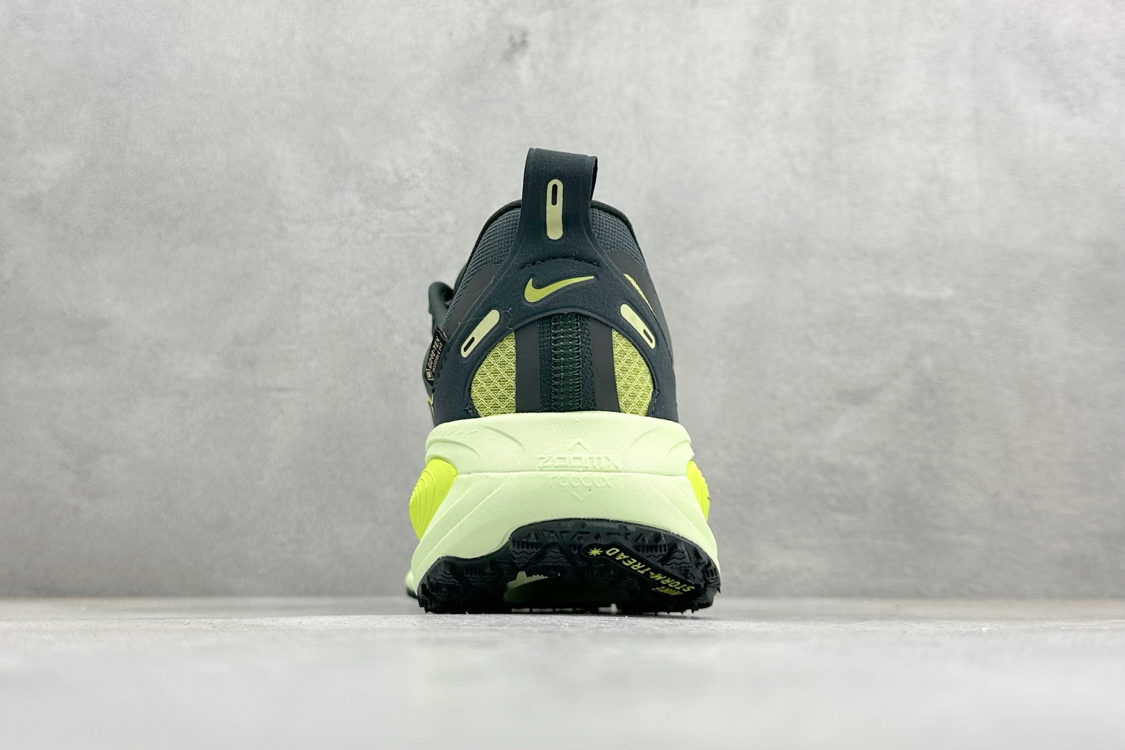 FS版Nike Air Zoom Vomero 18 GTX 缓震休闲跑鞋 HQ7002-300