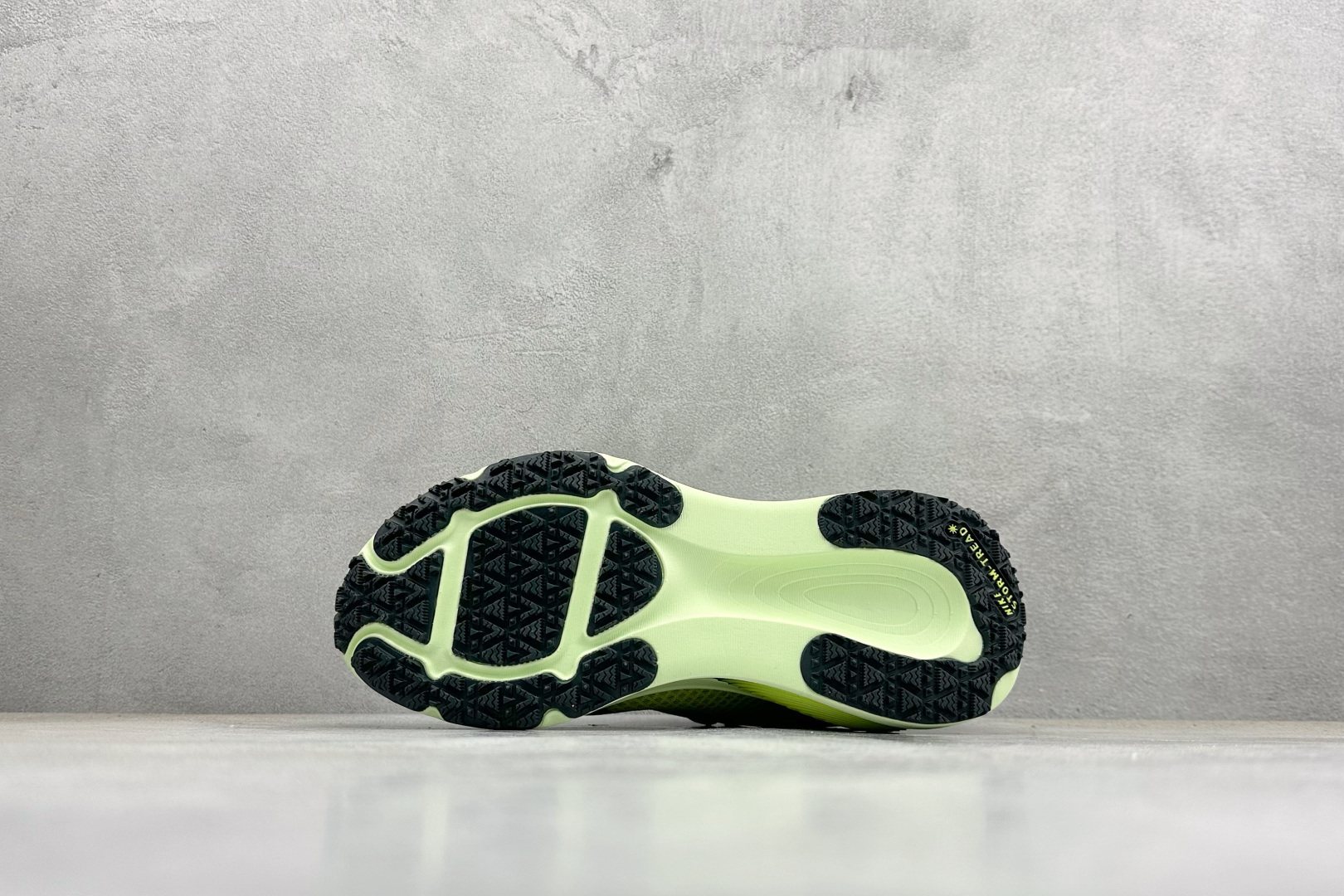 FS版Nike Air Zoom Vomero 18 GTX 缓震休闲跑鞋 HQ7002-300