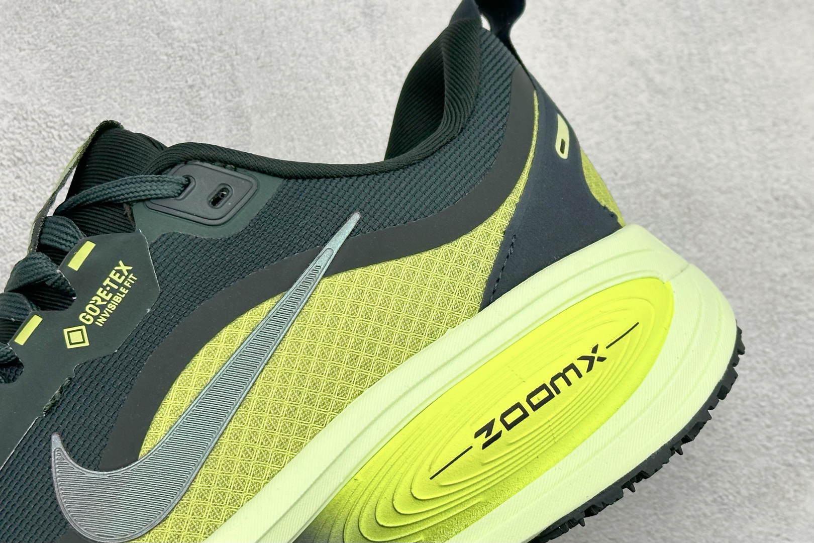 FS版Nike Air Zoom Vomero 18 GTX 缓震休闲跑鞋 HQ7002-300