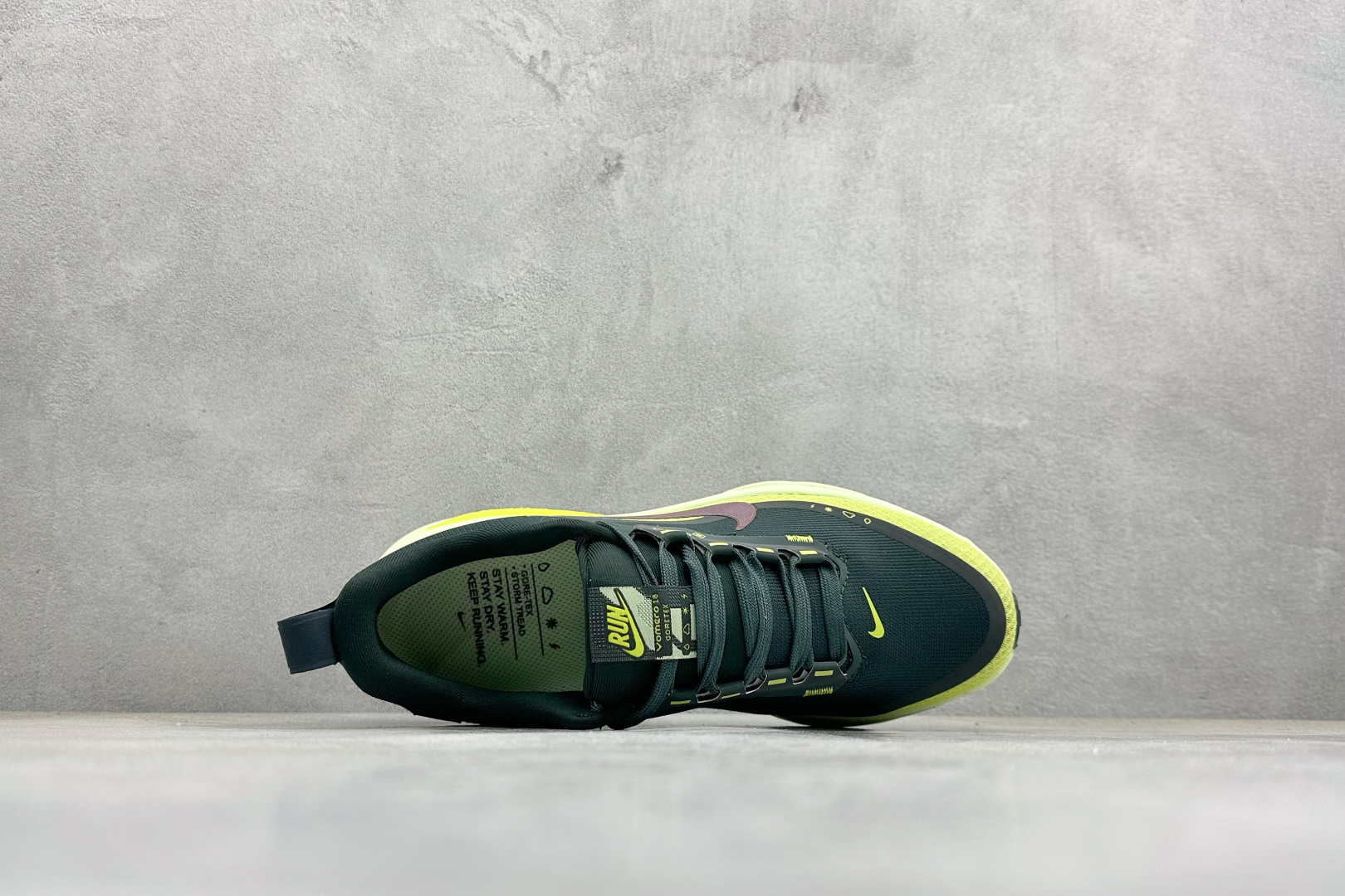 FS版Nike Air Zoom Vomero 18 GTX 缓震休闲跑鞋 HQ7002-300