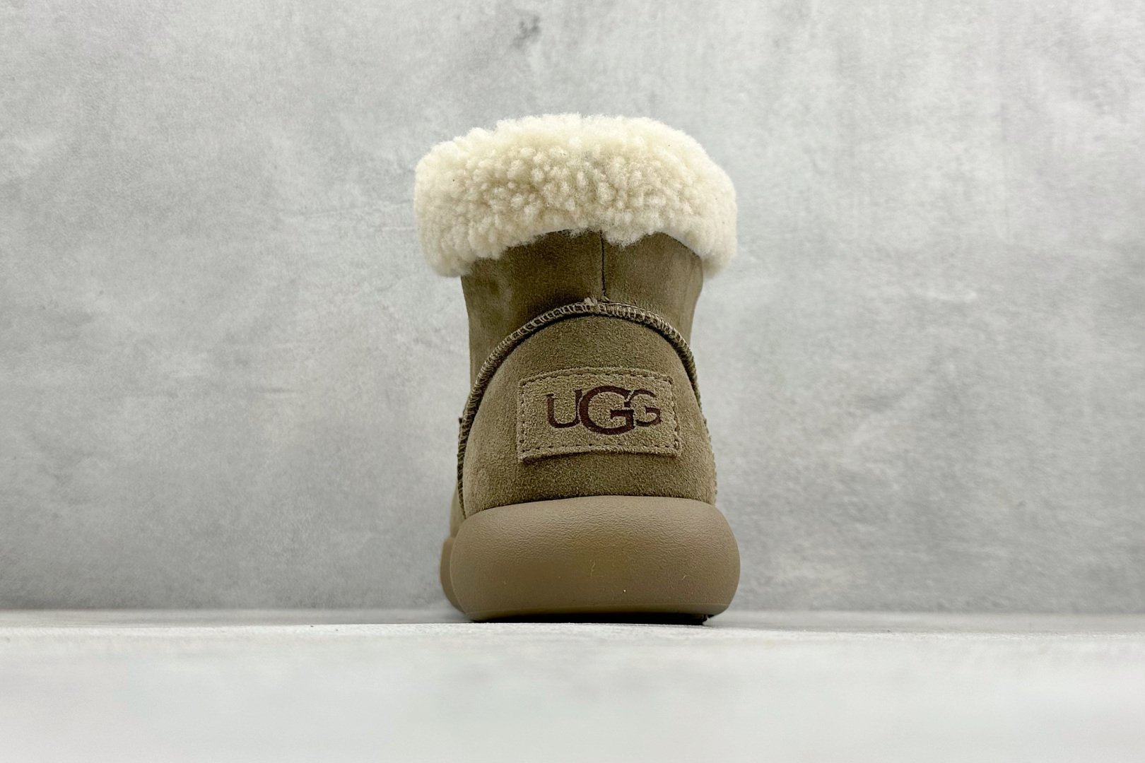 UGG 小土豆女神款秋冬羊皮毛一体雪地靴 W/1011665