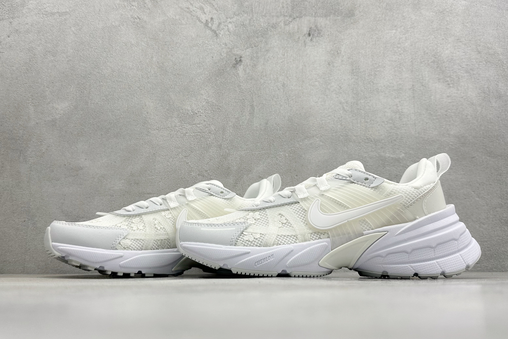 Nike V2K Run 减震防滑复古低帮跑步鞋 HJ5269-100-莆田鞋,莆田鞋货源,高仿鞋,高仿鞋货源,安福档口,莆田高仿鞋,莆田鞋批发,高仿鞋批发,莆田高仿运动鞋,高仿运动鞋,莆田运动鞋 Nike V2K Run 减震防滑复古低帮跑步鞋 HJ5269-100