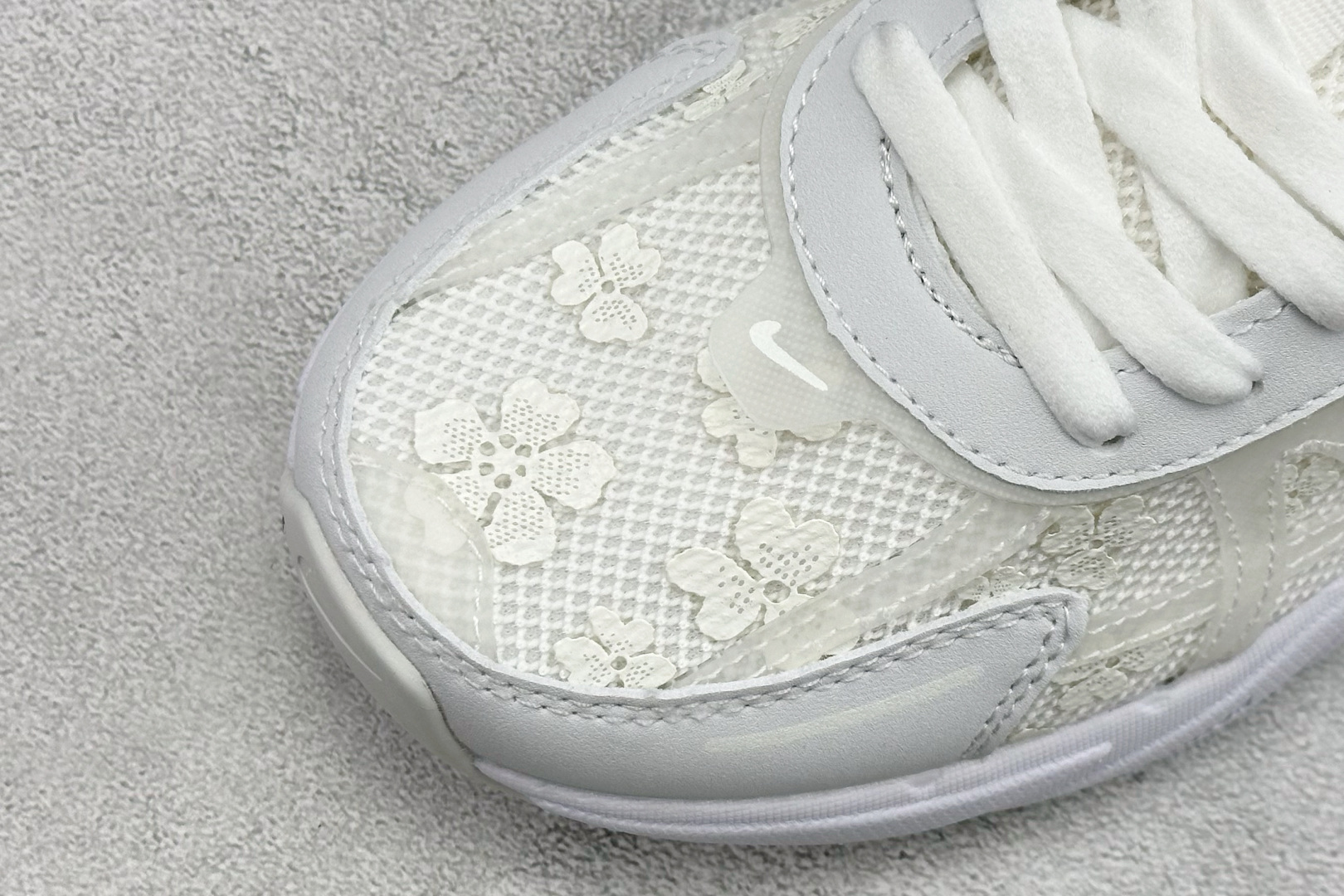 Nike V2K Run 减震防滑复古低帮跑步鞋 HJ5269-100-莆田鞋,莆田鞋货源,高仿鞋,高仿鞋货源,安福档口,莆田高仿鞋,莆田鞋批发,高仿鞋批发,莆田高仿运动鞋,高仿运动鞋,莆田运动鞋 Nike V2K Run 减震防滑复古低帮跑步鞋 HJ5269-100