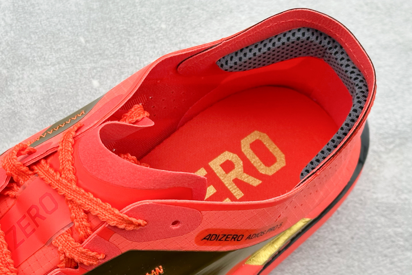 AdidADIZERO ADIOS PRO 5 M 马拉松竞速专业跑鞋 K18298