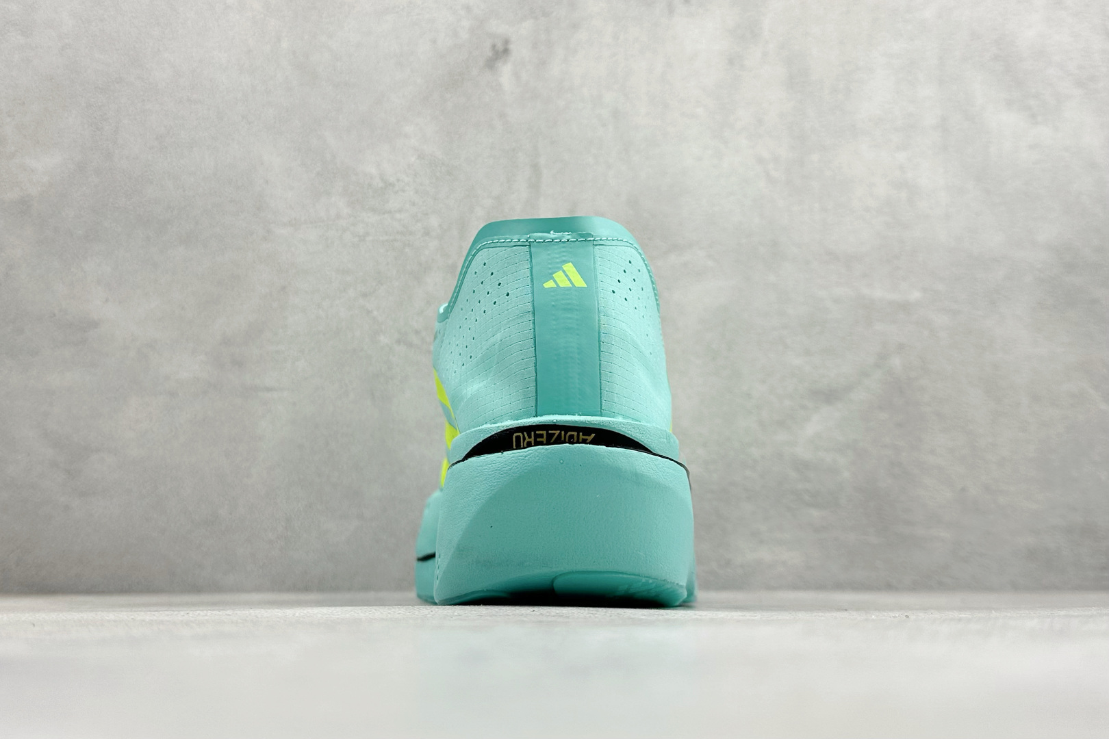 AdidADIZERO ADIOS PRO 5 M 马拉松竞速专业跑鞋 K18211