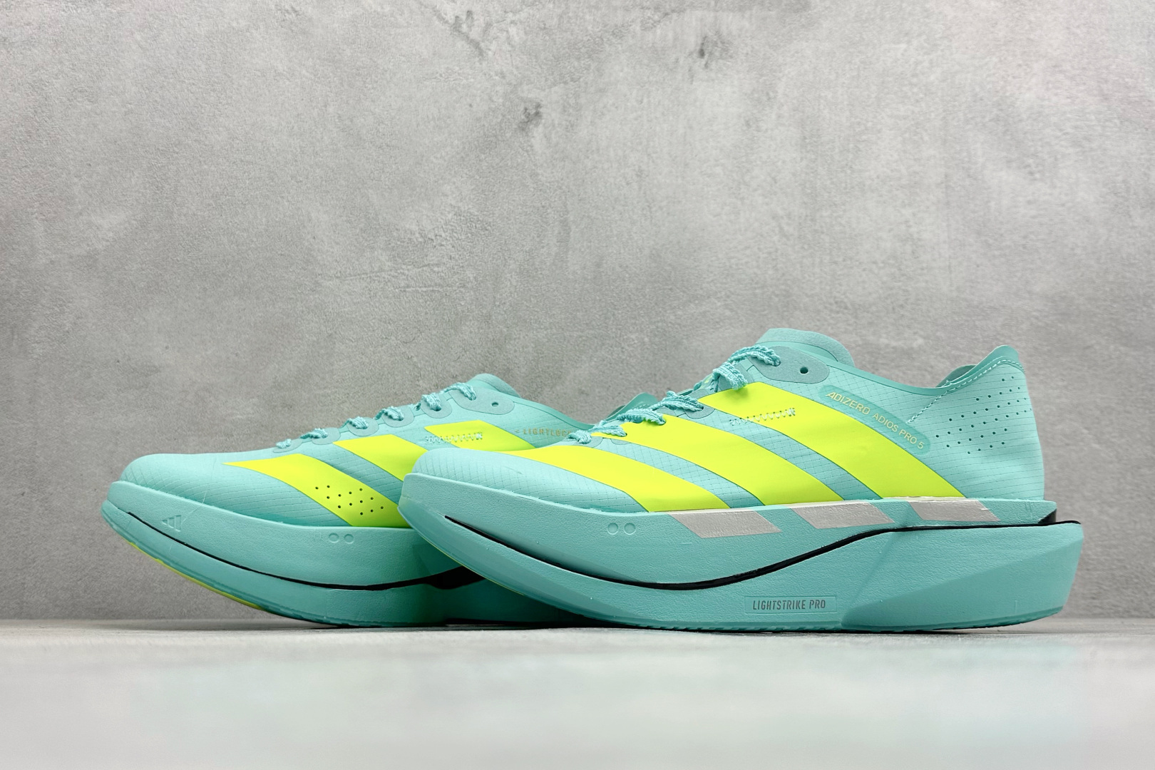 AdidADIZERO ADIOS PRO 5 M 马拉松竞速专业跑鞋 K18211