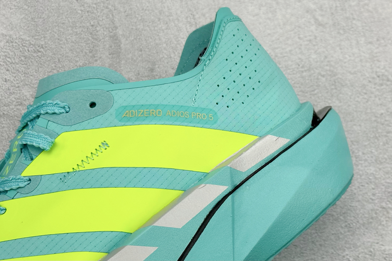 AdidADIZERO ADIOS PRO 5 M 马拉松竞速专业跑鞋 K18211