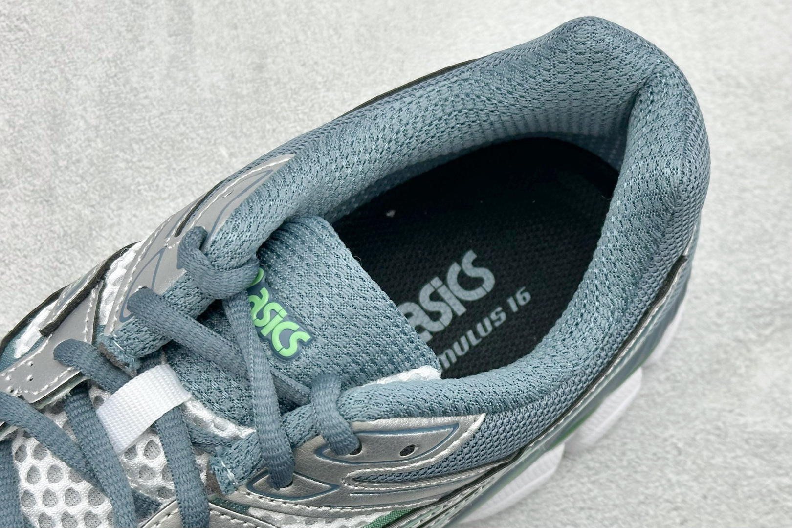 Asics Gel-Cumulus 16 亚瑟士复古透气休闲缓震耐磨跑步鞋 1203A733-100