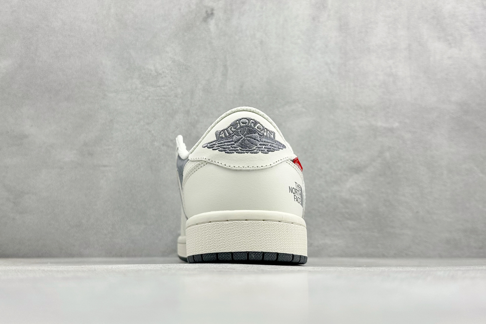 Air Jordan 1 Low AJ1 乔1 北面联名 高端定制 倒钩低帮复古篮球鞋 DM7866-126