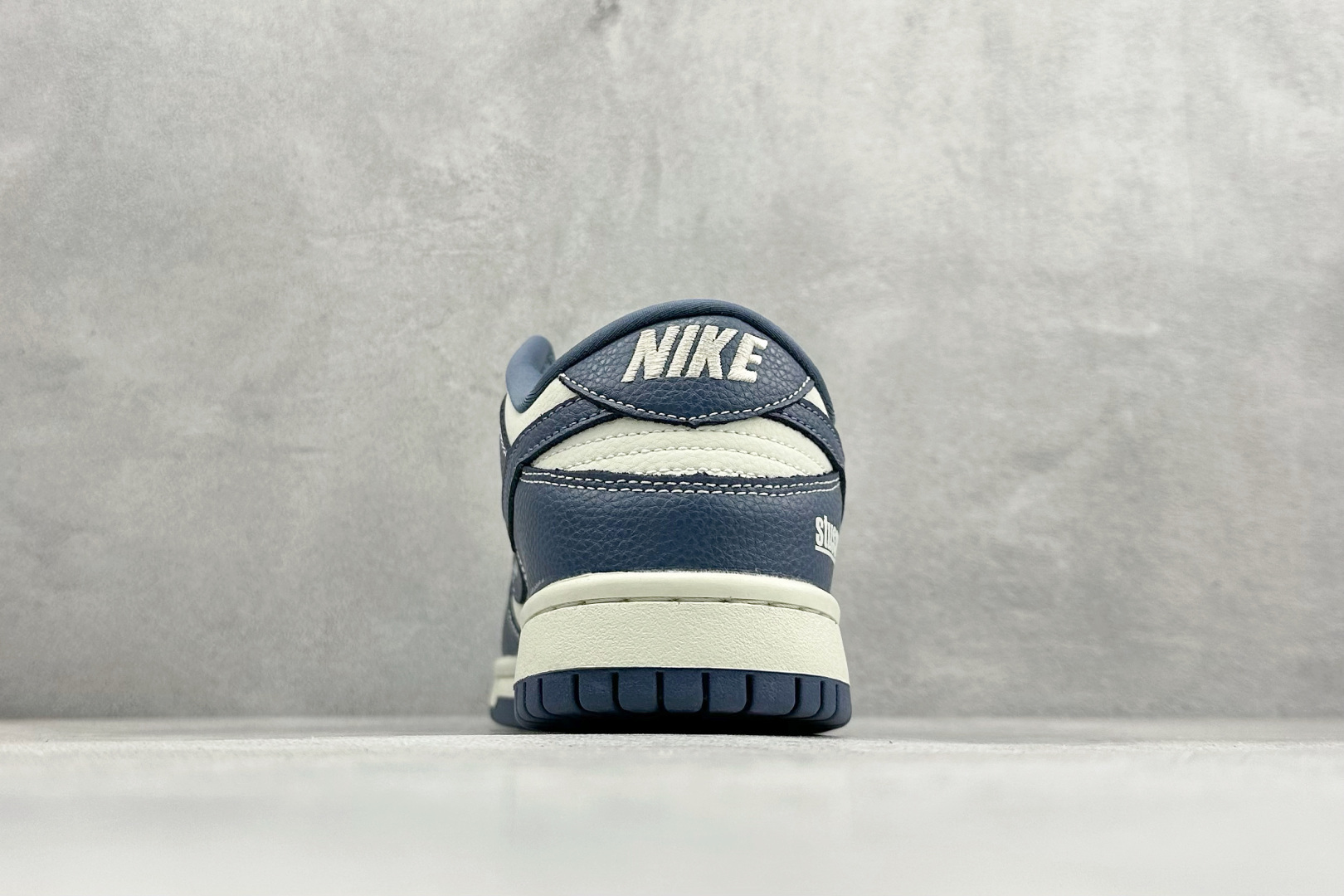 Nike SB Dunk Low 斯图西“联名——卡其绿” 高端定制 低帮休闲板鞋 YF9511-920