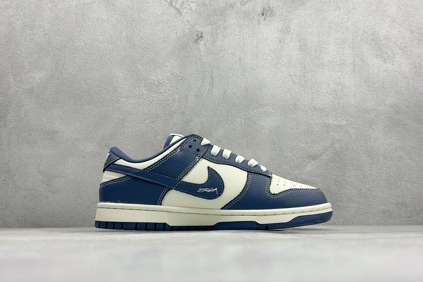 Nike SB Dunk Low 斯图西“联名——卡其绿” 高端定制 低帮休闲板鞋 YF9511-920