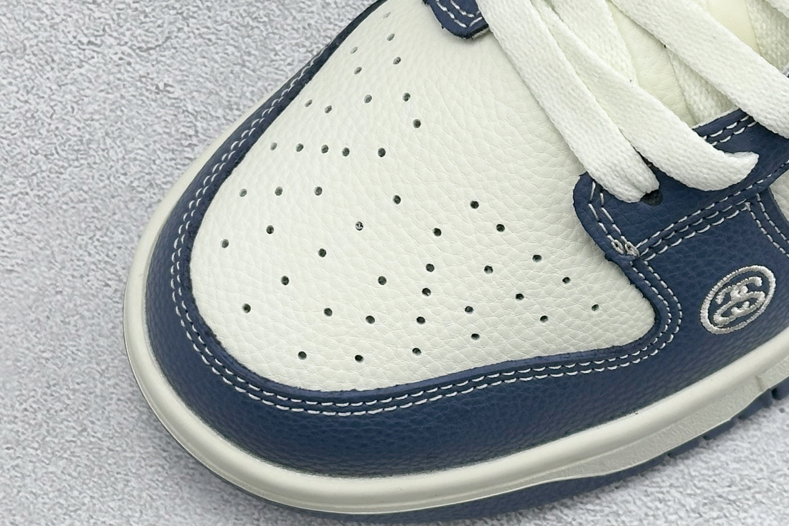 Nike SB Dunk Low 斯图西“联名——卡其绿” 高端定制 低帮休闲板鞋 YF9511-920