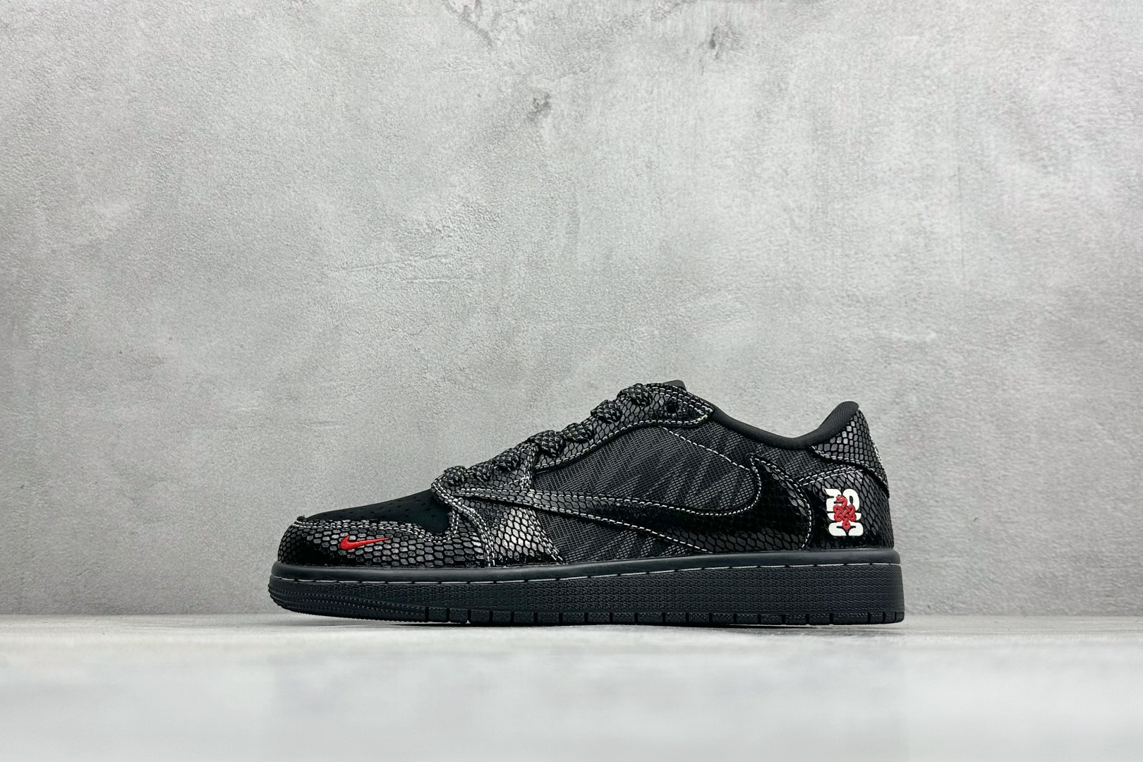 福利特价Air Jordan 1 Low AJ1 乔1 联名 高端定制 倒钩低帮复古篮球鞋#定制鞋盒 大