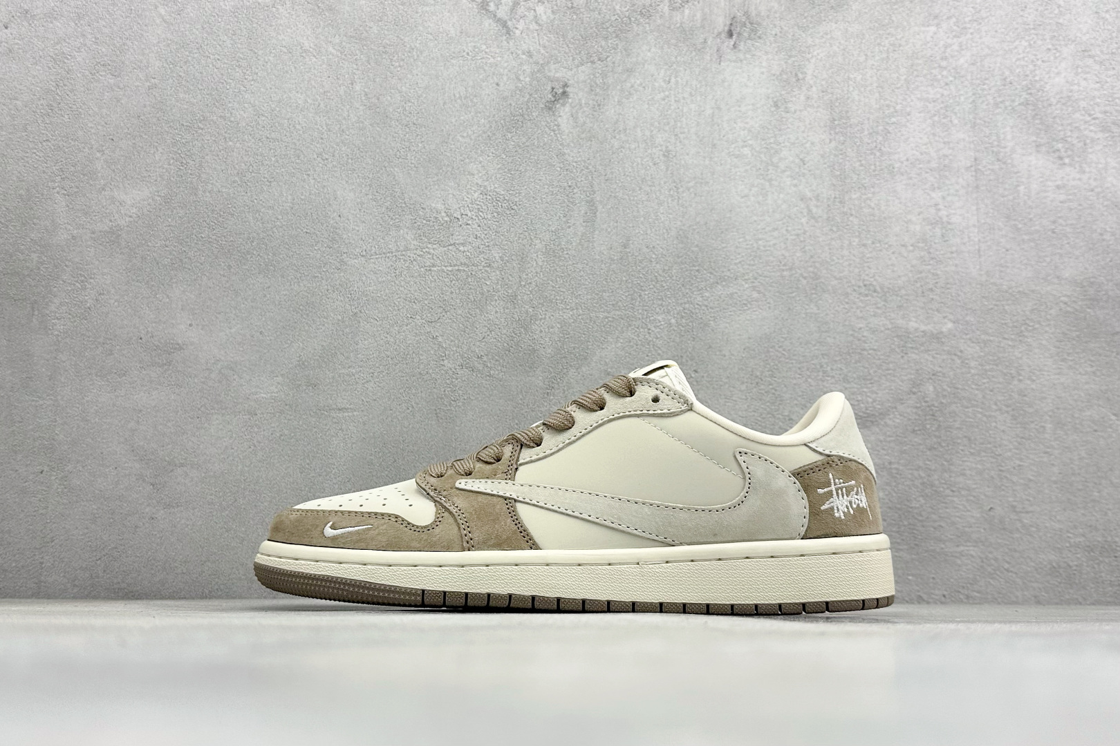 福利特价Air Jordan 1 Low AJ1 乔1 联名 高端定制 倒钩低帮复古篮球鞋#定制鞋盒 大