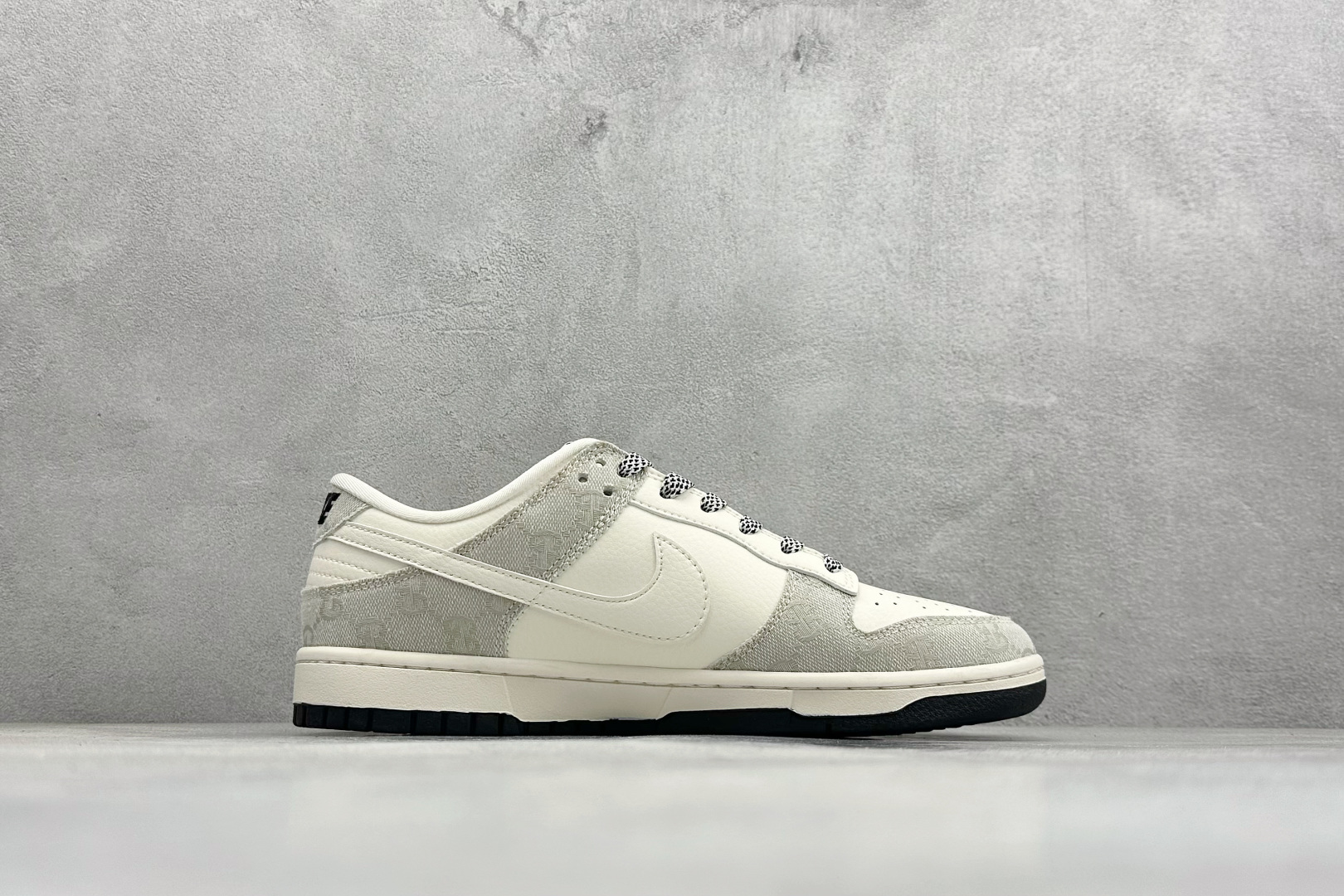 Nike SB Dunk Low 古驰联名 米黑牛仔布 周年高端定制 低帮休闲板鞋 JP1628-077