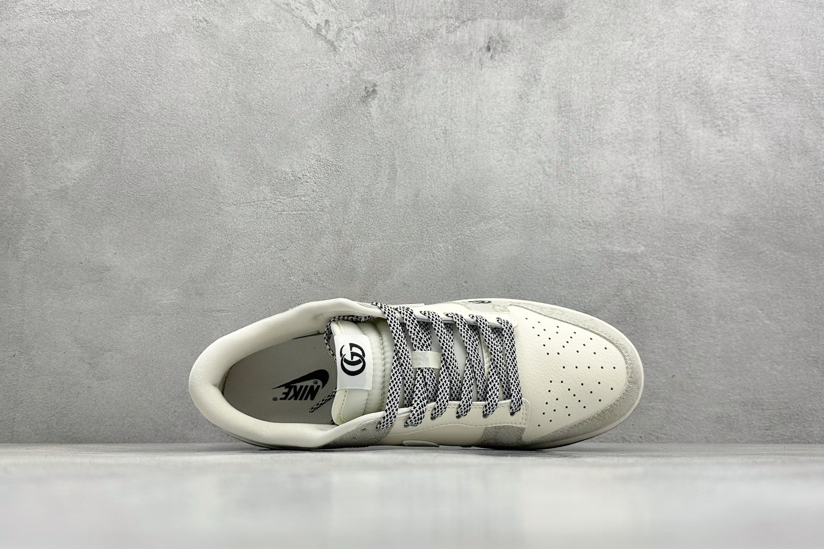 Nike SB Dunk Low 古驰联名 米黑牛仔布 周年高端定制 低帮休闲板鞋 JP1628-077