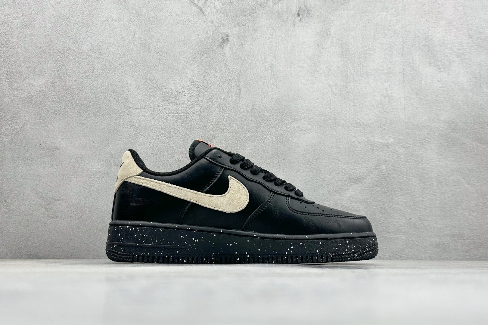 SC版Nike Air Force 1'07 Low 联名 墨黑星点 空军一号低帮休闲板鞋 NH0601-586