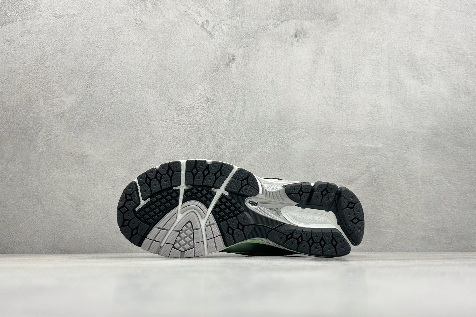 GS版New Balance NB1906 新百伦系列复古老爹风休闲运动慢跑鞋 M1906RL1