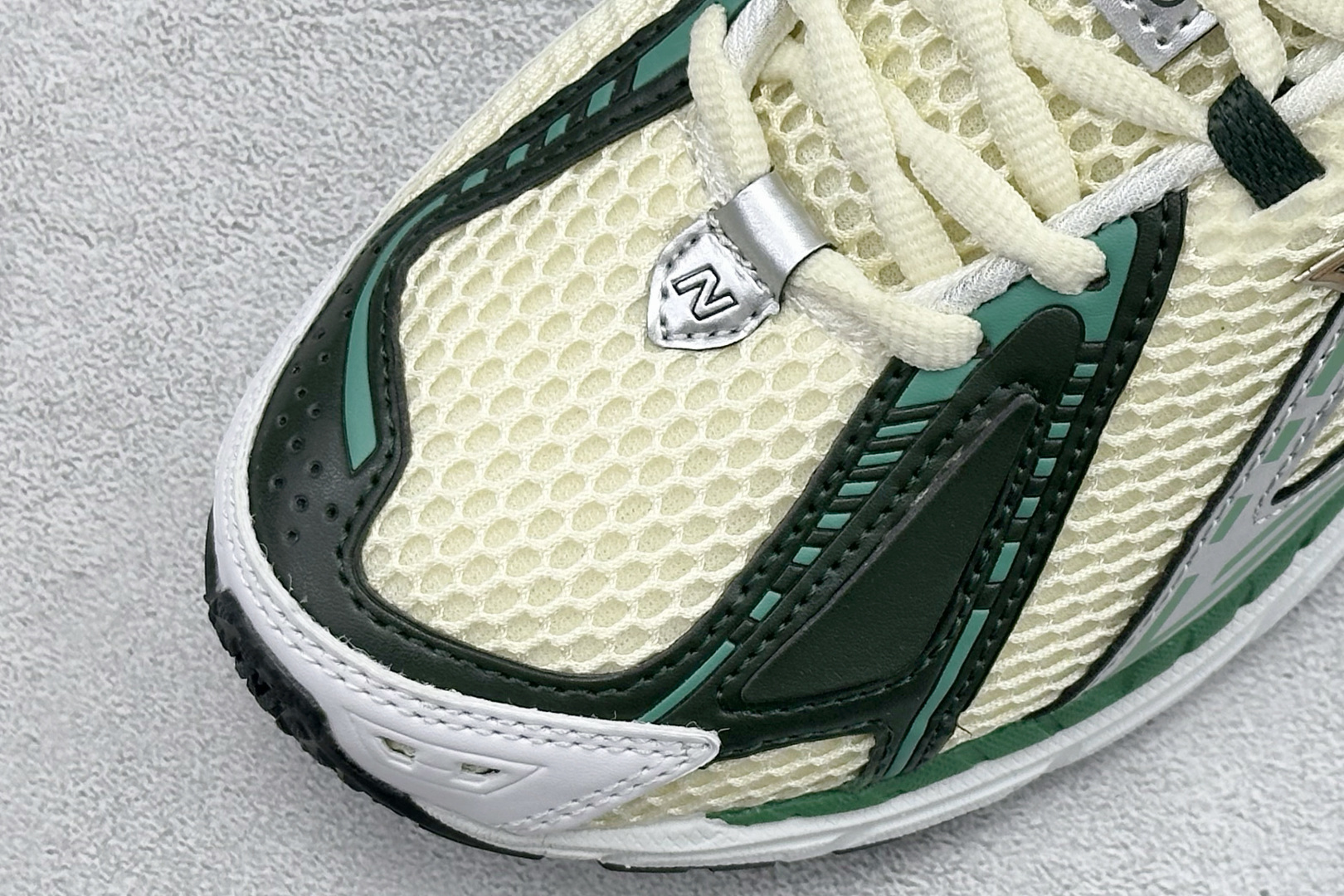 GS版New Balance NB1906 新百伦系列复古老爹风休闲运动慢跑鞋 M1906RL1