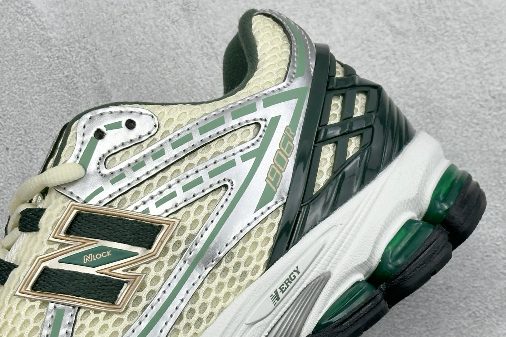 GS版New Balance NB1906 新百伦系列复古老爹风休闲运动慢跑鞋 M1906RL1