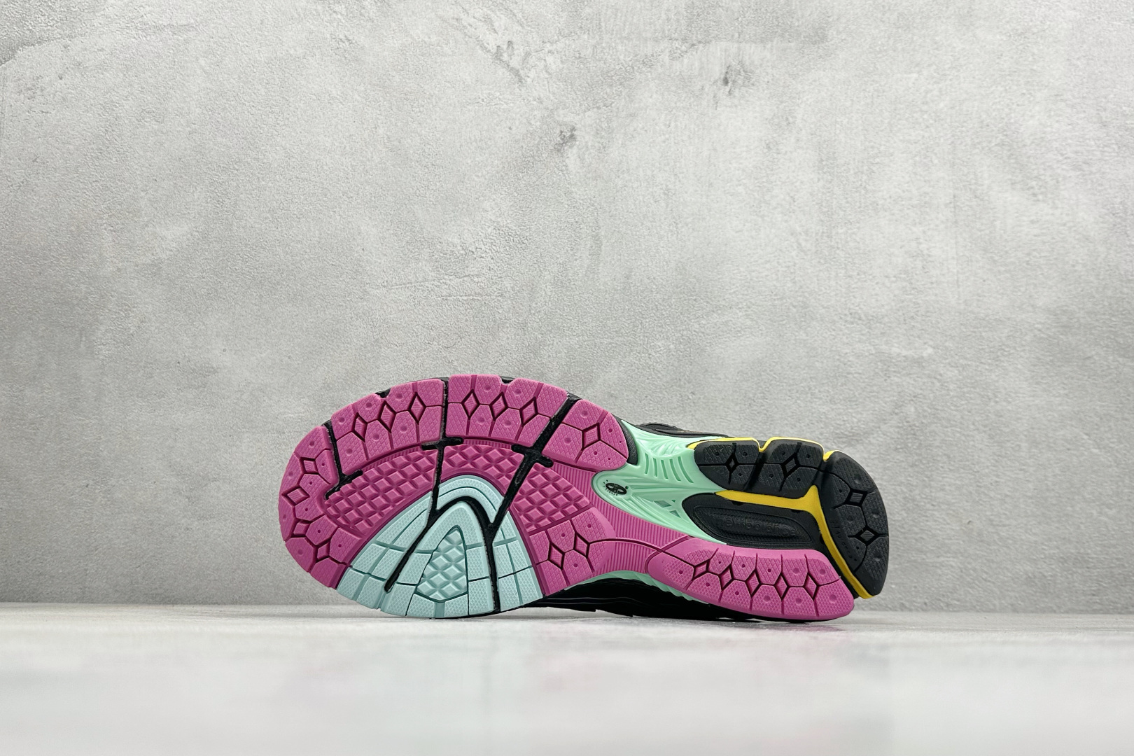 GS版New Balance NB1906 新百伦系列复古老爹风休闲运动慢跑鞋 M1906RCP