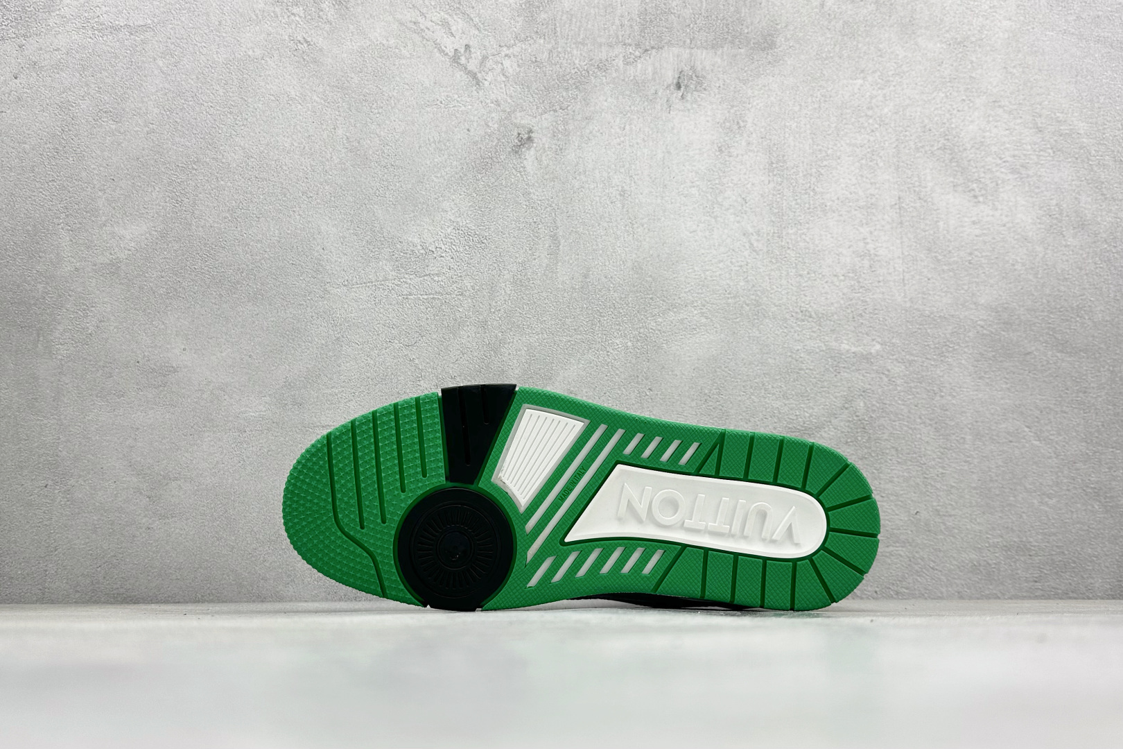 YS纯原广奢高端货 LOUIS VUITT路易威登 LV Trainer 绿色