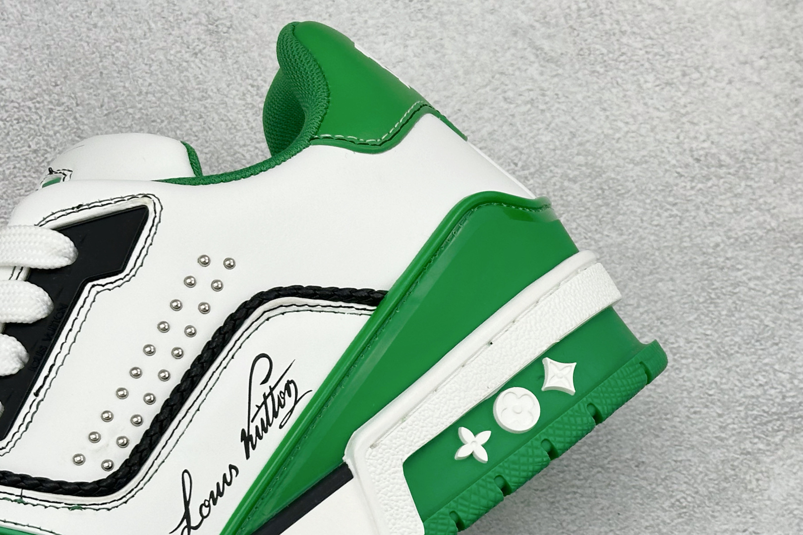 YS纯原广奢高端货 LOUIS VUITT路易威登 LV Trainer 绿色