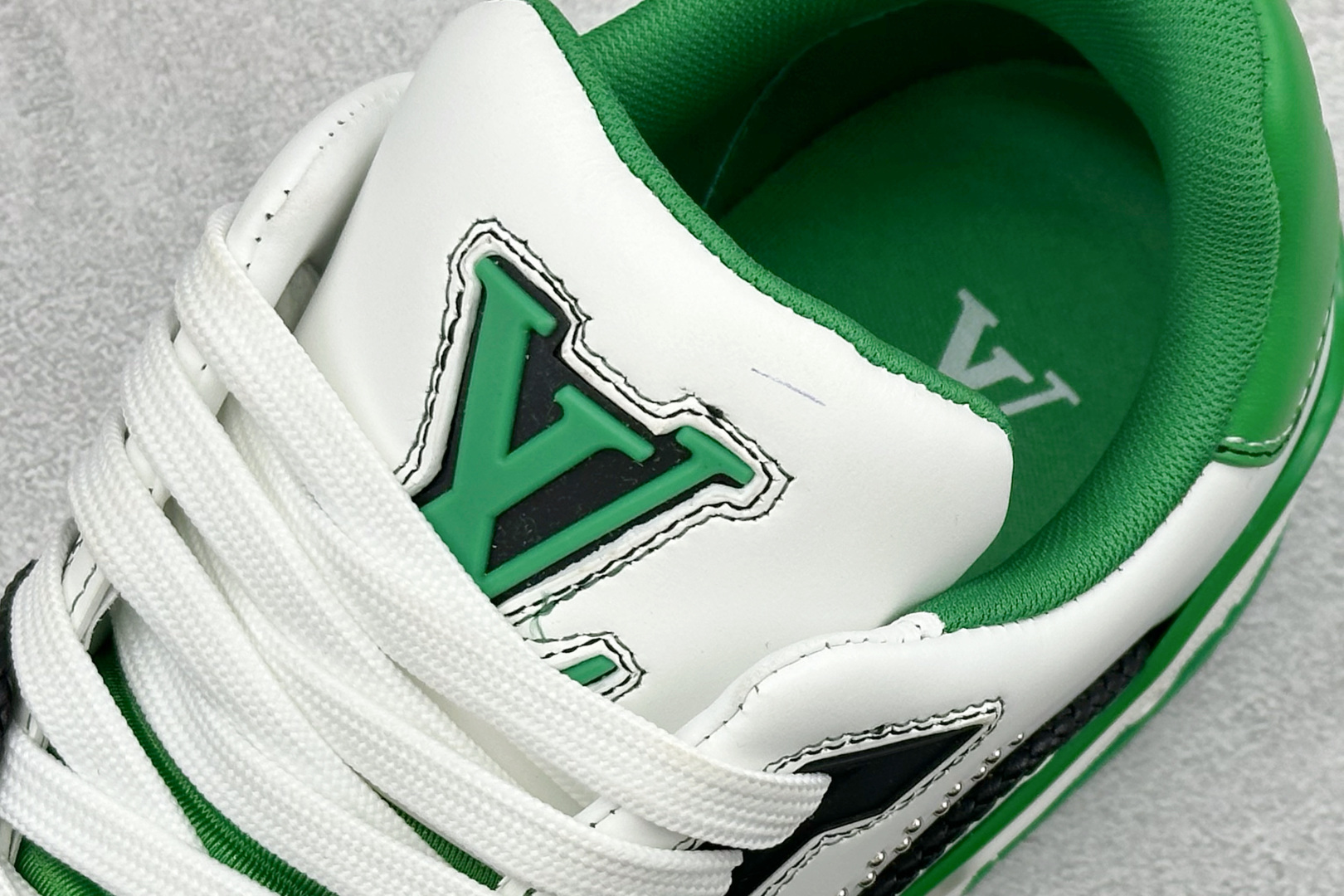 YS纯原广奢高端货 LOUIS VUITT路易威登 LV Trainer 绿色