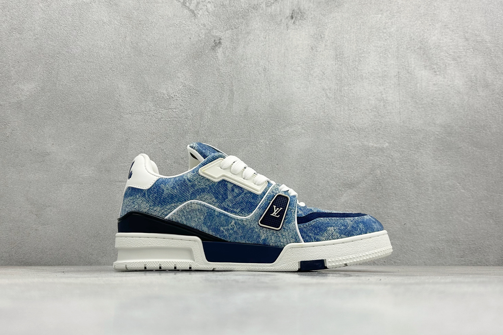 YS纯原广奢高端货 LOUIS VUITT路易威登 LV Trainer 男女同款