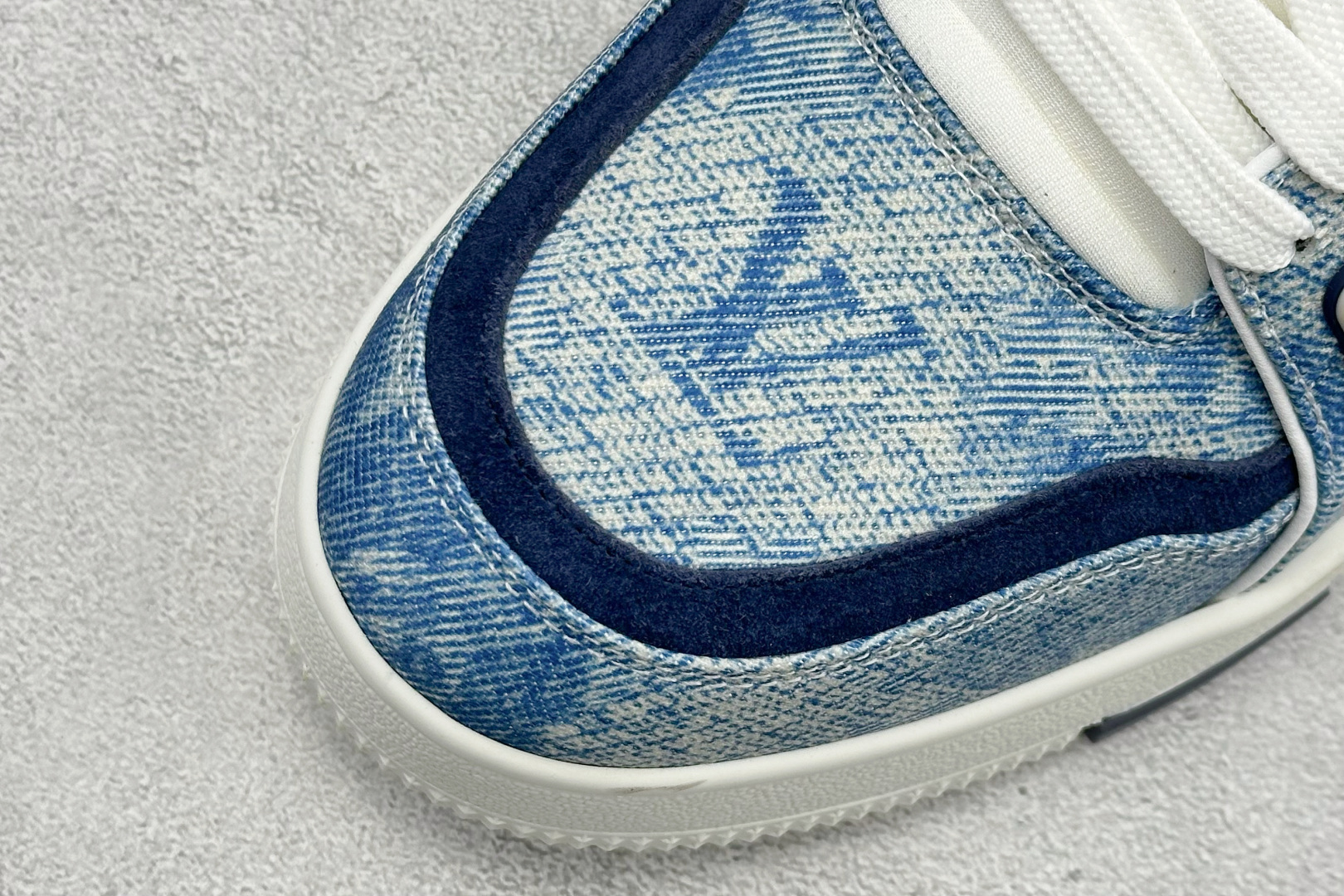 YS纯原广奢高端货 LOUIS VUITT路易威登 LV Trainer 男女同款