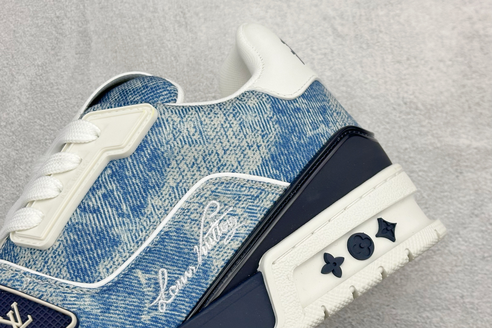 YS纯原广奢高端货 LOUIS VUITT路易威登 LV Trainer 男女同款