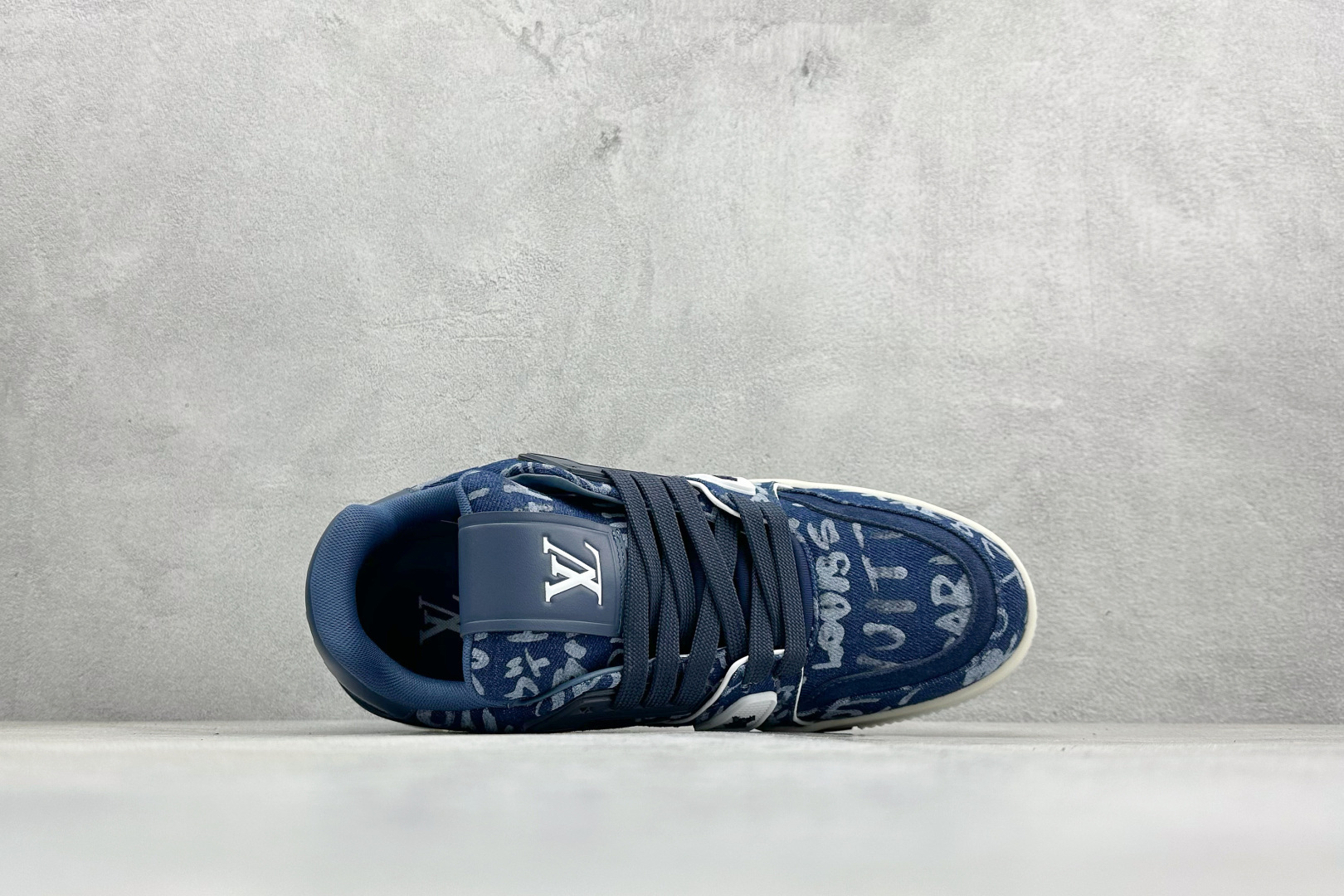 YS纯原广奢高端货 LOUIS VUITT×Nigo 联名款 路易威登 LV Trainer FW25 牛皮革 蓝色