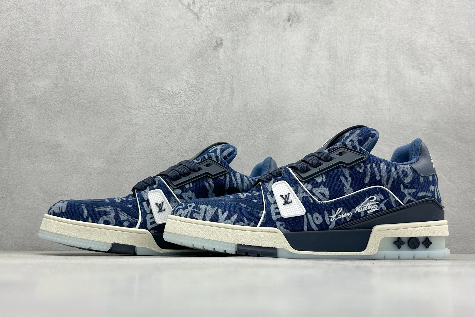 YS纯原广奢高端货 LOUIS VUITT×Nigo 联名款 路易威登 LV Trainer FW25 牛皮革 蓝色