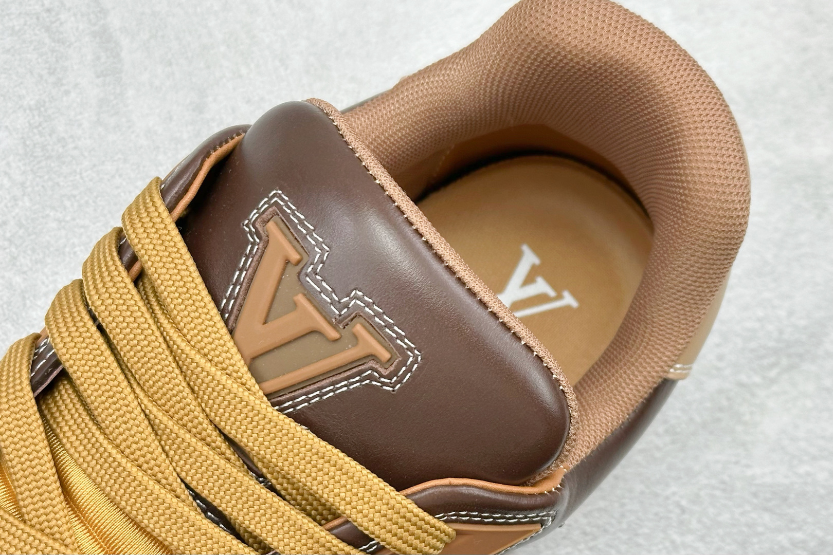 YS纯原广奢高端货 LOUIS VUITT路易威登 LV Trainer 棕色