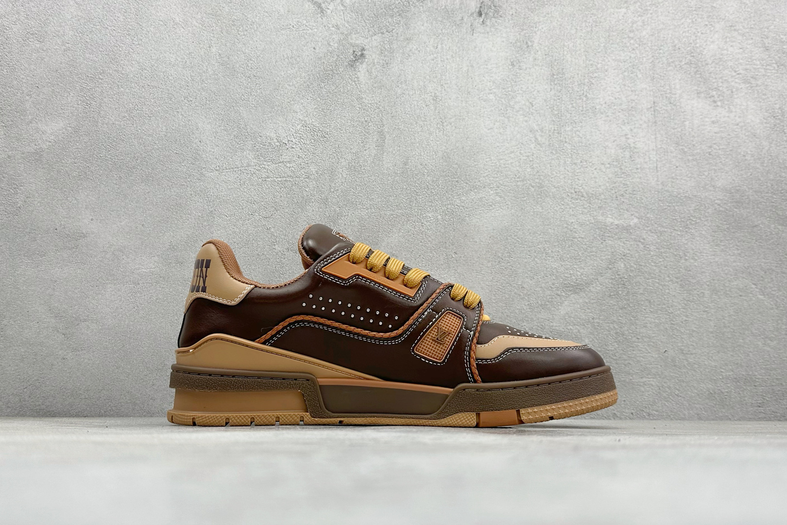 YS纯原广奢高端货 LOUIS VUITT路易威登 LV Trainer 棕色