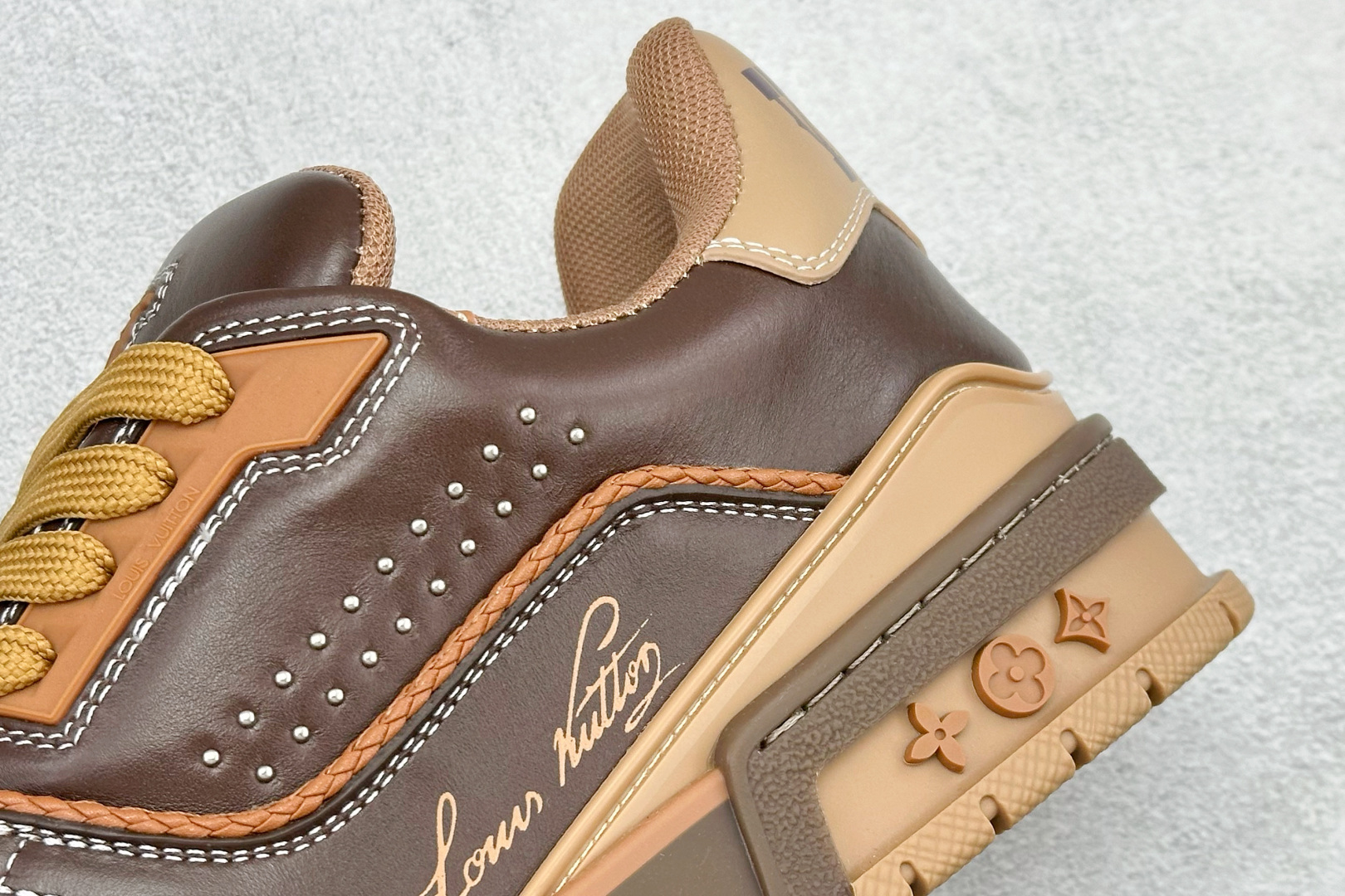 YS纯原广奢高端货 LOUIS VUITT路易威登 LV Trainer 棕色