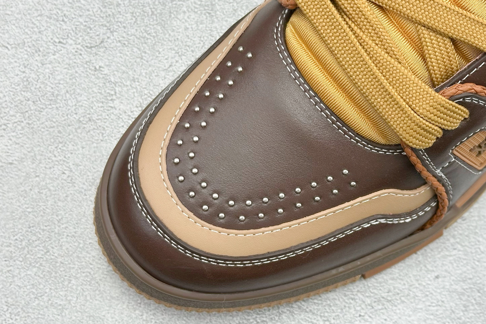 YS纯原广奢高端货 LOUIS VUITT路易威登 LV Trainer 棕色