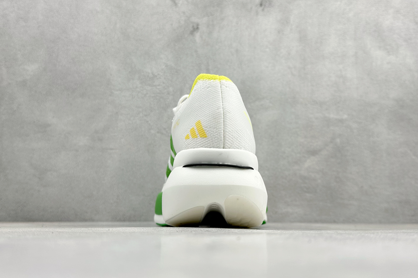 AdidAdizero Prime STRUNG 阿迪防滑耐磨舒适跑步鞋 JQ0620