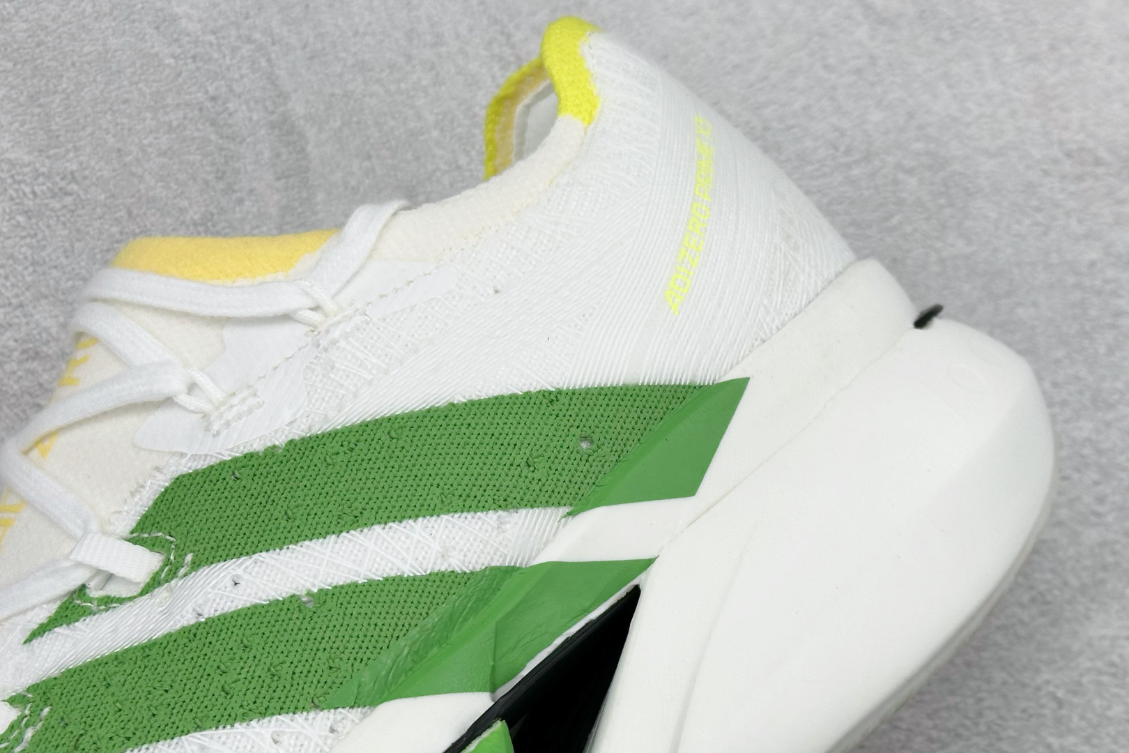 AdidAdizero Prime STRUNG 阿迪防滑耐磨舒适跑步鞋 JQ0620