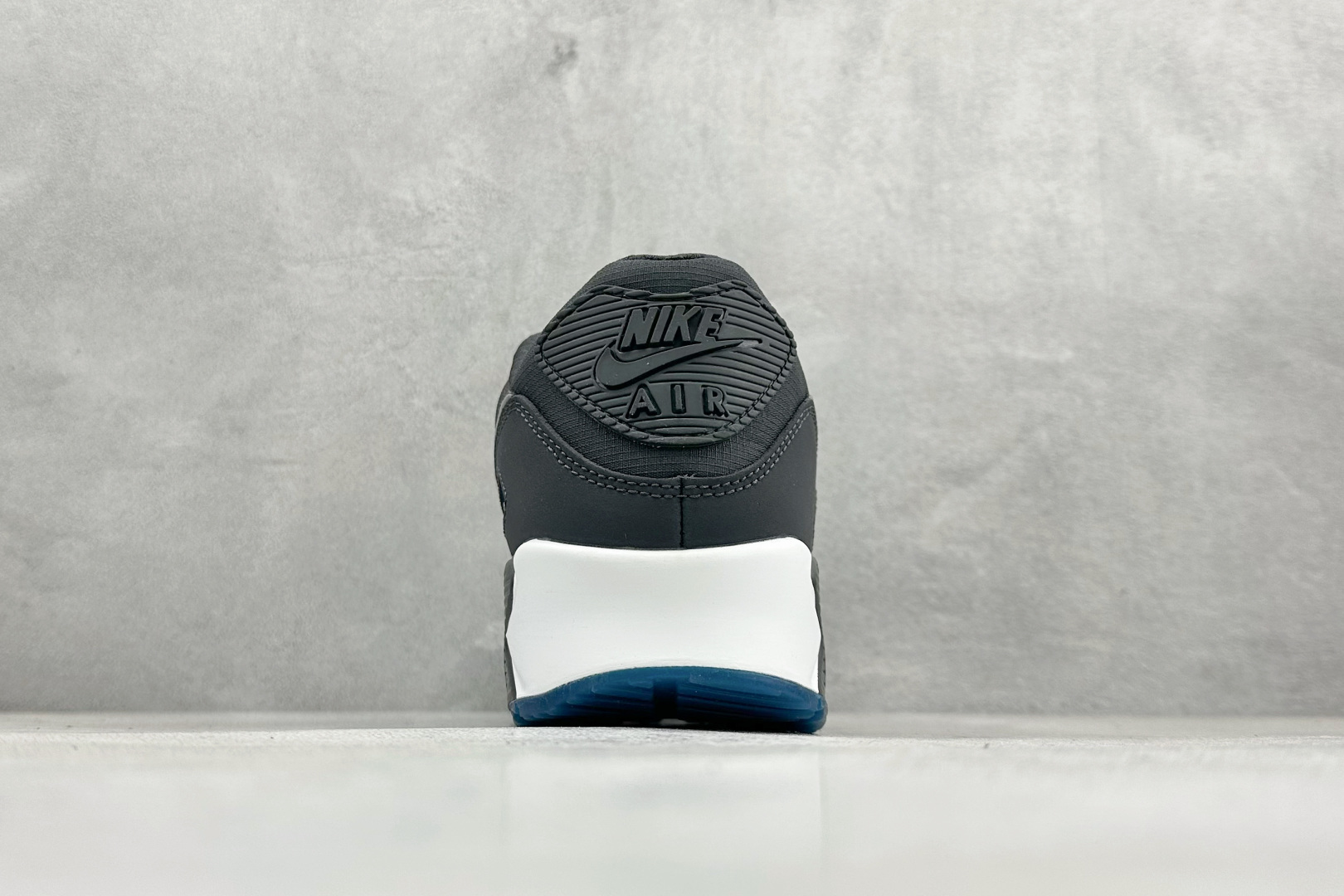 Nike Air Max 90 耐克复古气垫跑鞋 FV0381-001